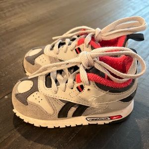 Reebok 5c toddler shoes like new no box. Smoke free home